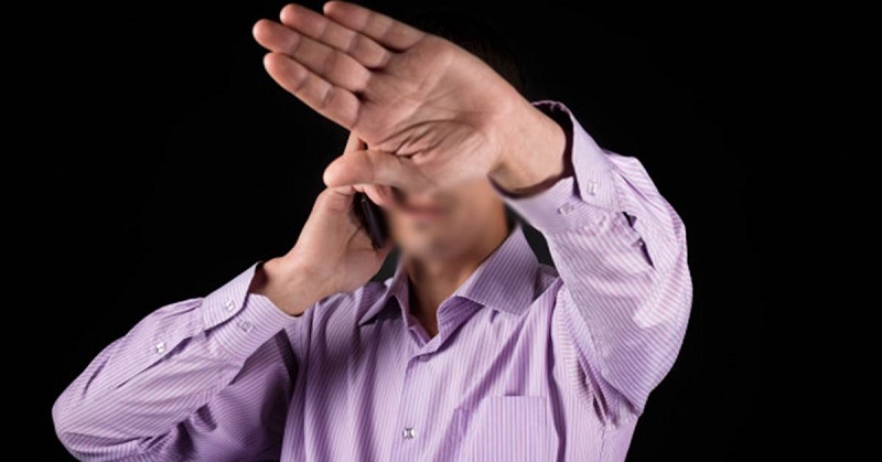 Supuesto pastor y ex candidato a concejal atrapados en un baño