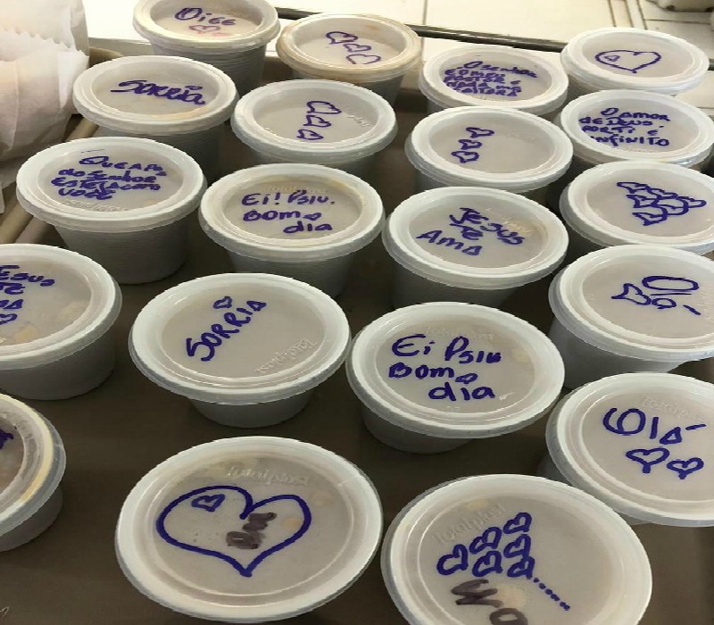 Hospital evangeliza a través de frases cristianas en comidas