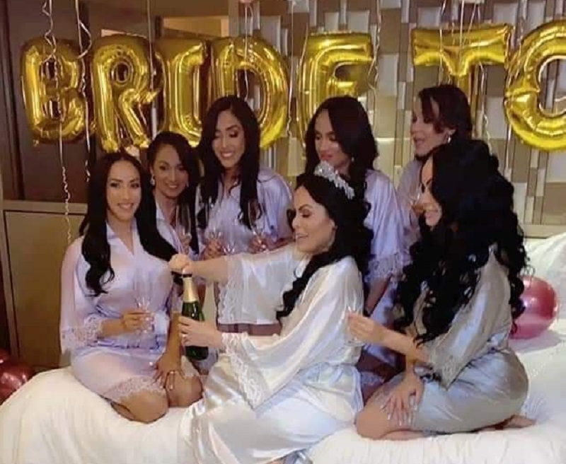 Yesenia Then es criticada tras posar con botella de vino