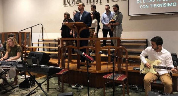 Iglesias españolas ofrecerán cultos una vez por semana