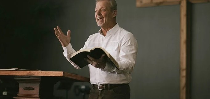 Pastores deben ‘hablar más pagano’ en la era del coronavirus