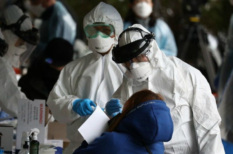 Médico colombiano asegura que las oraciones salvaron su vida