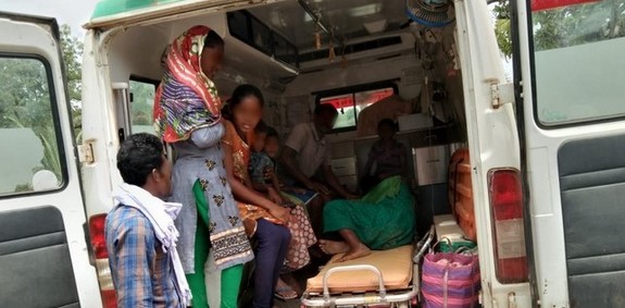 Familia hindú golpeada y expulsada por aceptar a Cristo