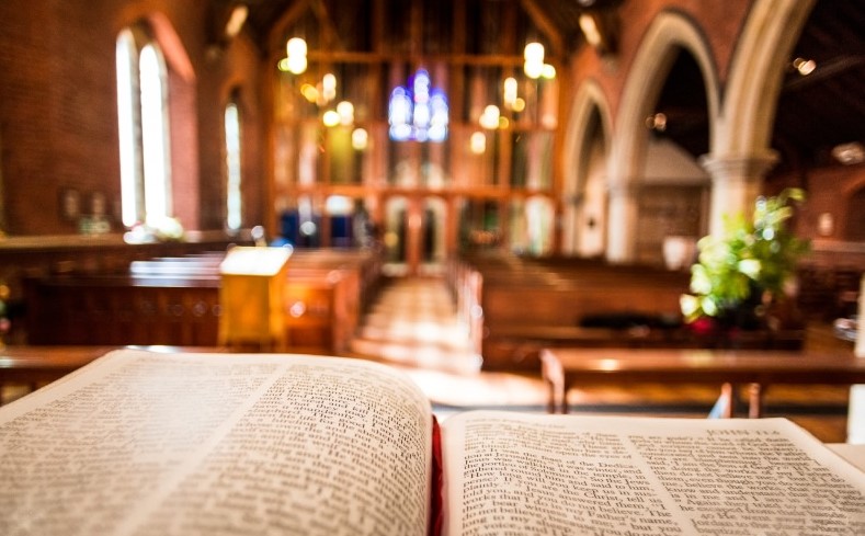 Iglesias adecuan espacios para abrir al 30% de su capacidad