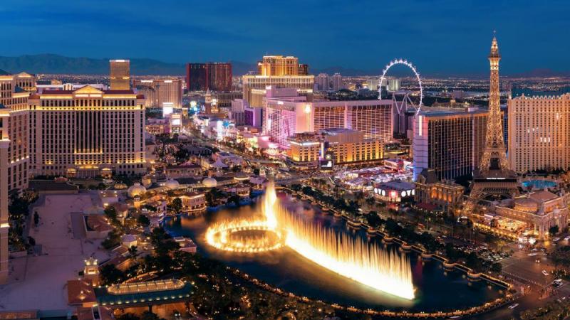 Gran cantidad de evangélicos adoran en un casino debido a la prohibición de reunirse en una iglesia