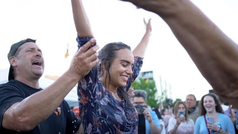 Cientos de personas aseguran haber vivido un avivamiento en Seattle