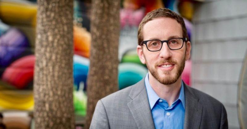 Senador homosexual Scott Wiener pretende legalizar la pederastia