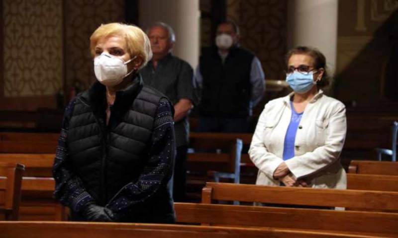 Iglesia de Arkansas ordena a fieles usar mascarilla