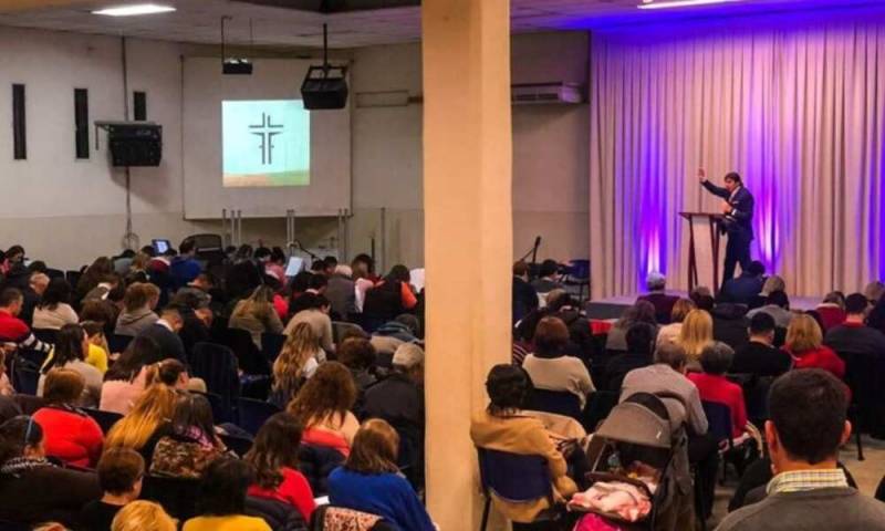 Celebran la reapertura de las iglesias en República Dominicana