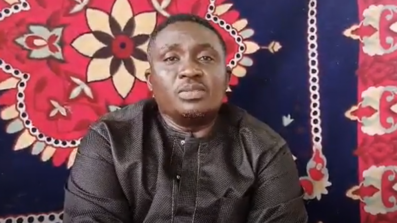 Pastor secuestrado por extremistas islámicos pide ayuda