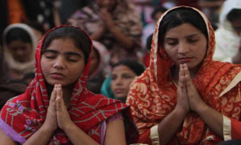 Cristianas contratadas como sirvientas para convertirlas al Islam