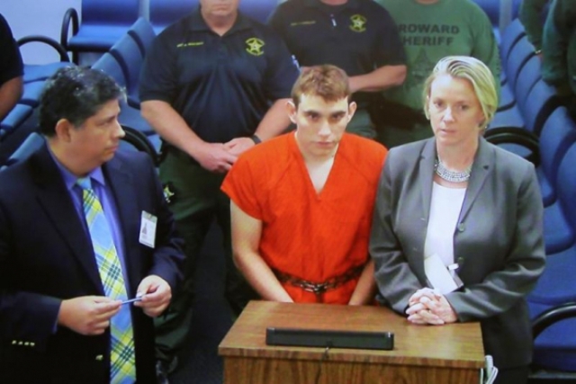 Tirador de escuela en Florida afirma que “voces de demonios” le guiaron