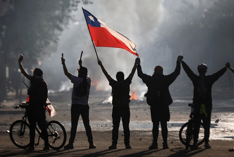 Evangélicos piden oración “para que el orden social sea restablecido” en Chile